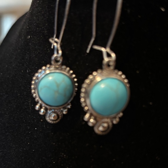 Turquoise and silver earrings - Picture 5 of 5